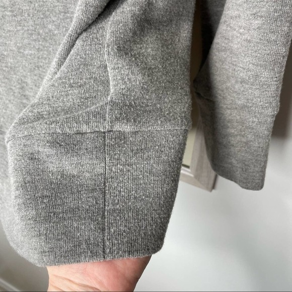 Cupcakes and Cashmere Heather Gray Off Shoulder Top Size Small - Picture 4 of 11